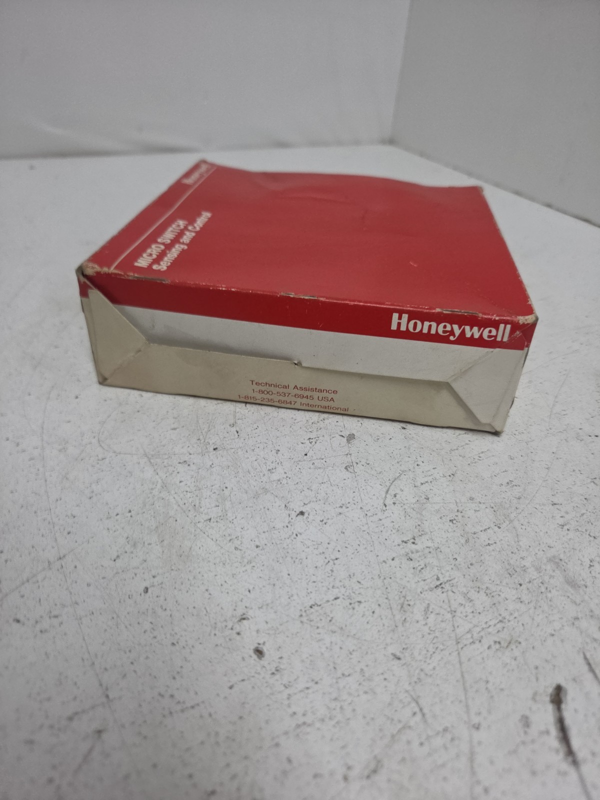 HONEYWELL FE7C-RT2-M MICROSWITCH **NOS**