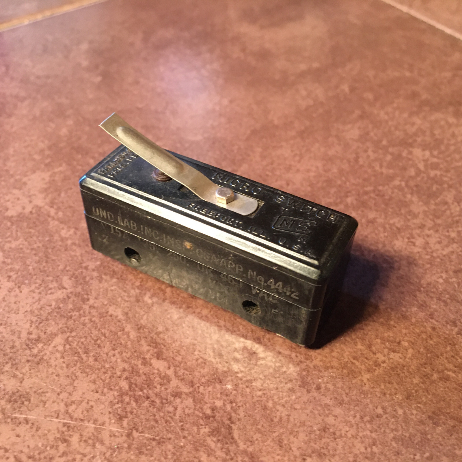 Und Lab Microswitch #4442, NOS
