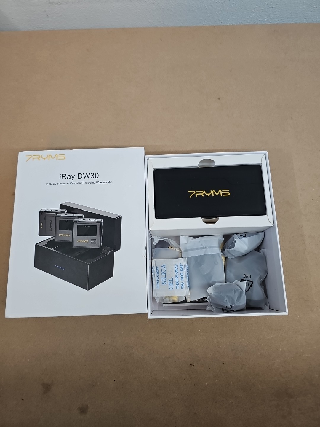 7RYMS iRAY DW30 Dual-Channel Wireless Lavalier Microphone System Charging Box