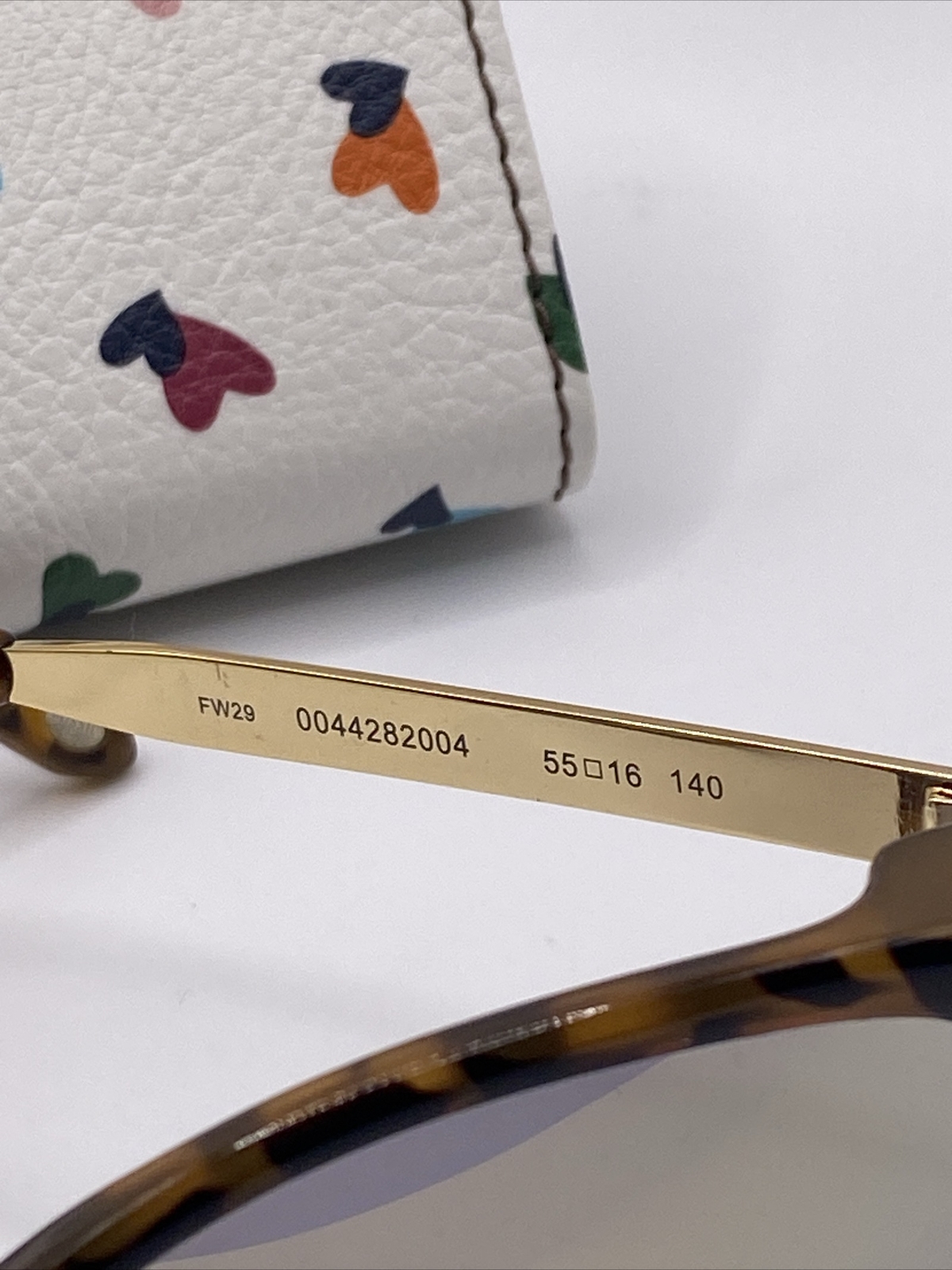 Fossil Sunglasses Glasses & Hard Case White With Hearts Magnet Closure - EUC