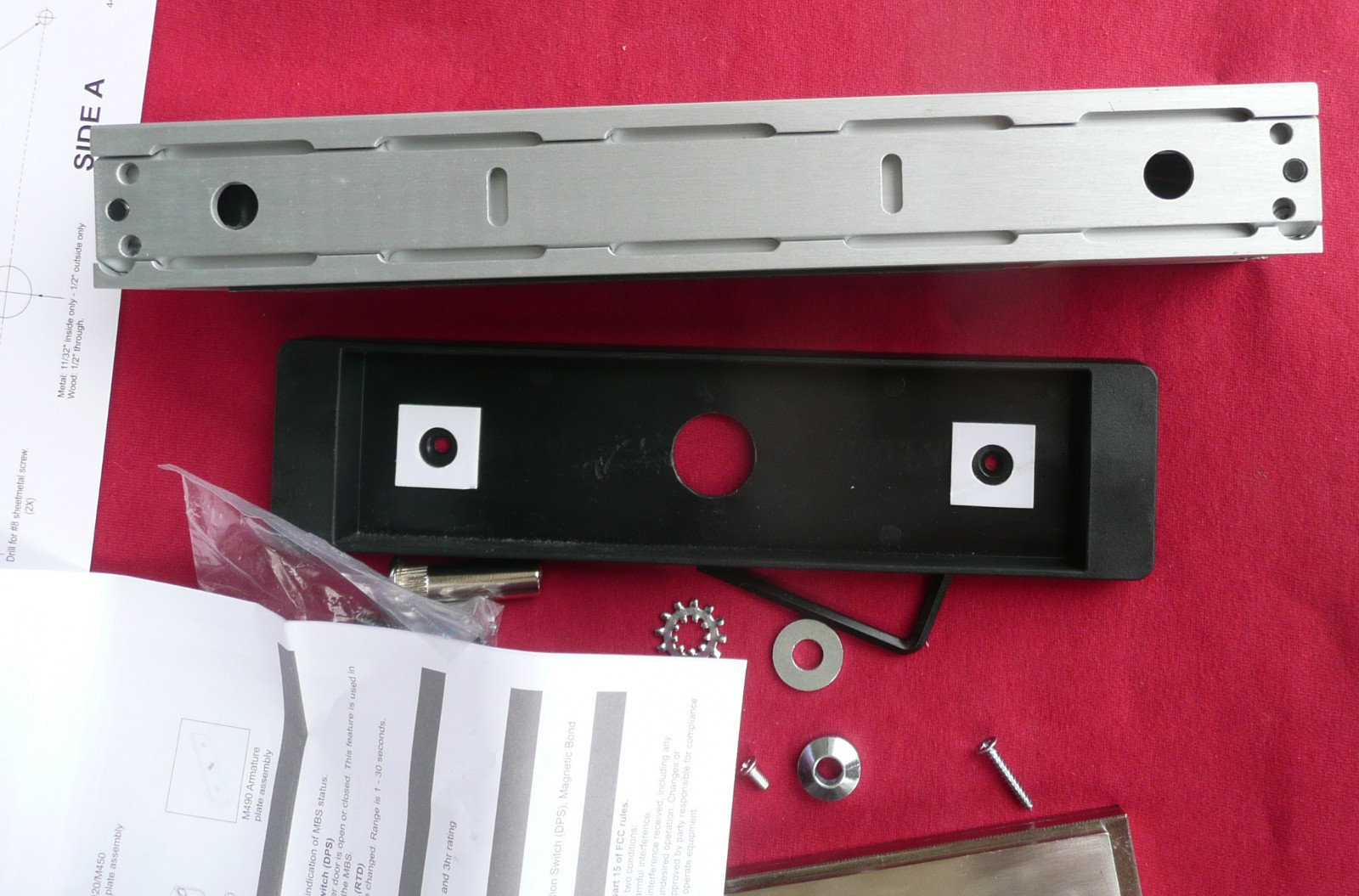 Schlage 1500 lbs. Electromagnetic Max Security Lock M492 (new in a bruised box)