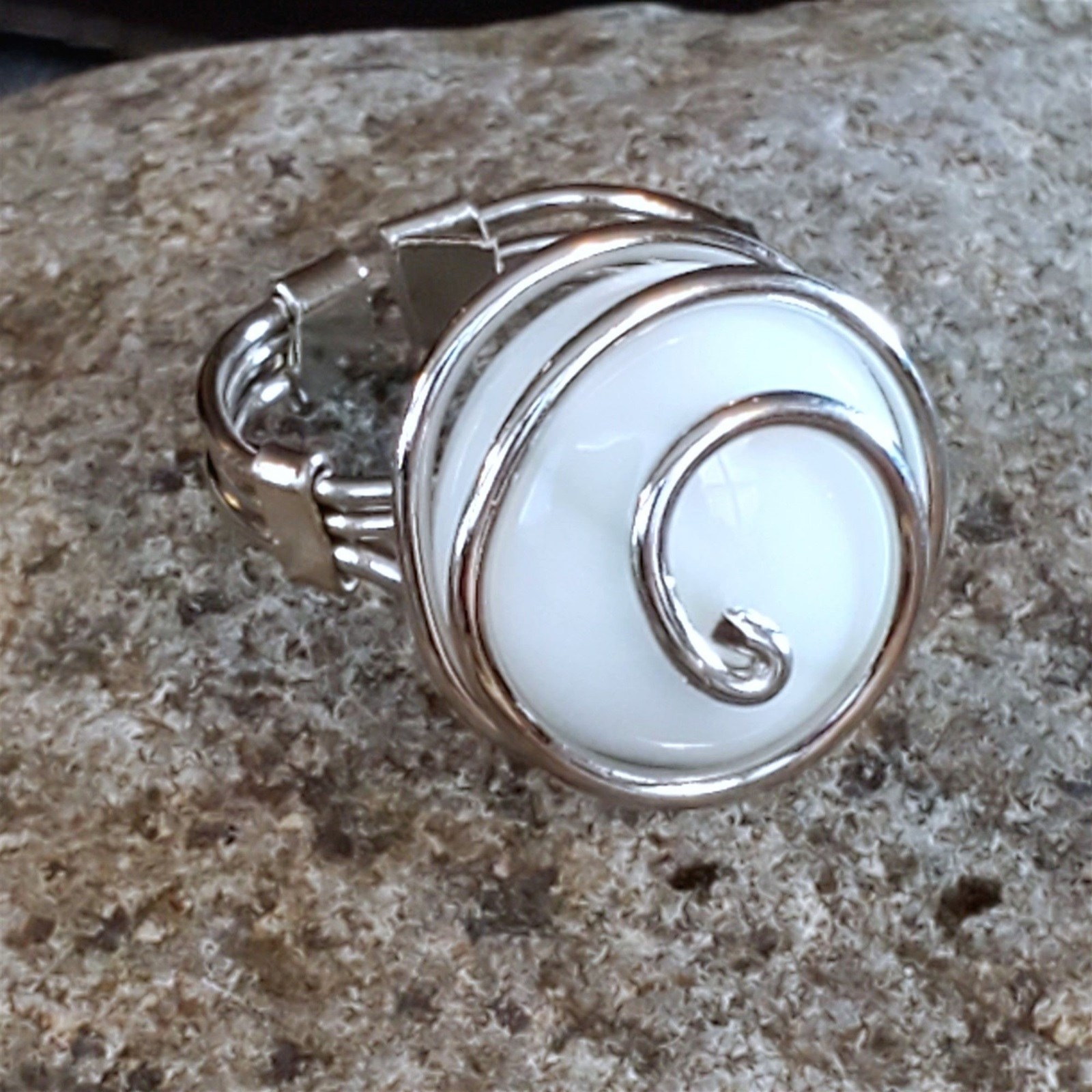 Handcrafted Edgy Opaque White Silver Spiral Luster Glass Bauble Ring