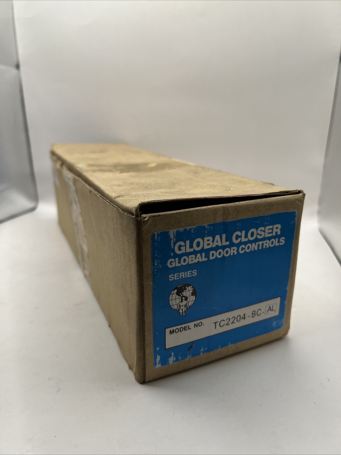 Global Door Controls Commercial Door Closer in Silver Series 2200 Tc2204-AL