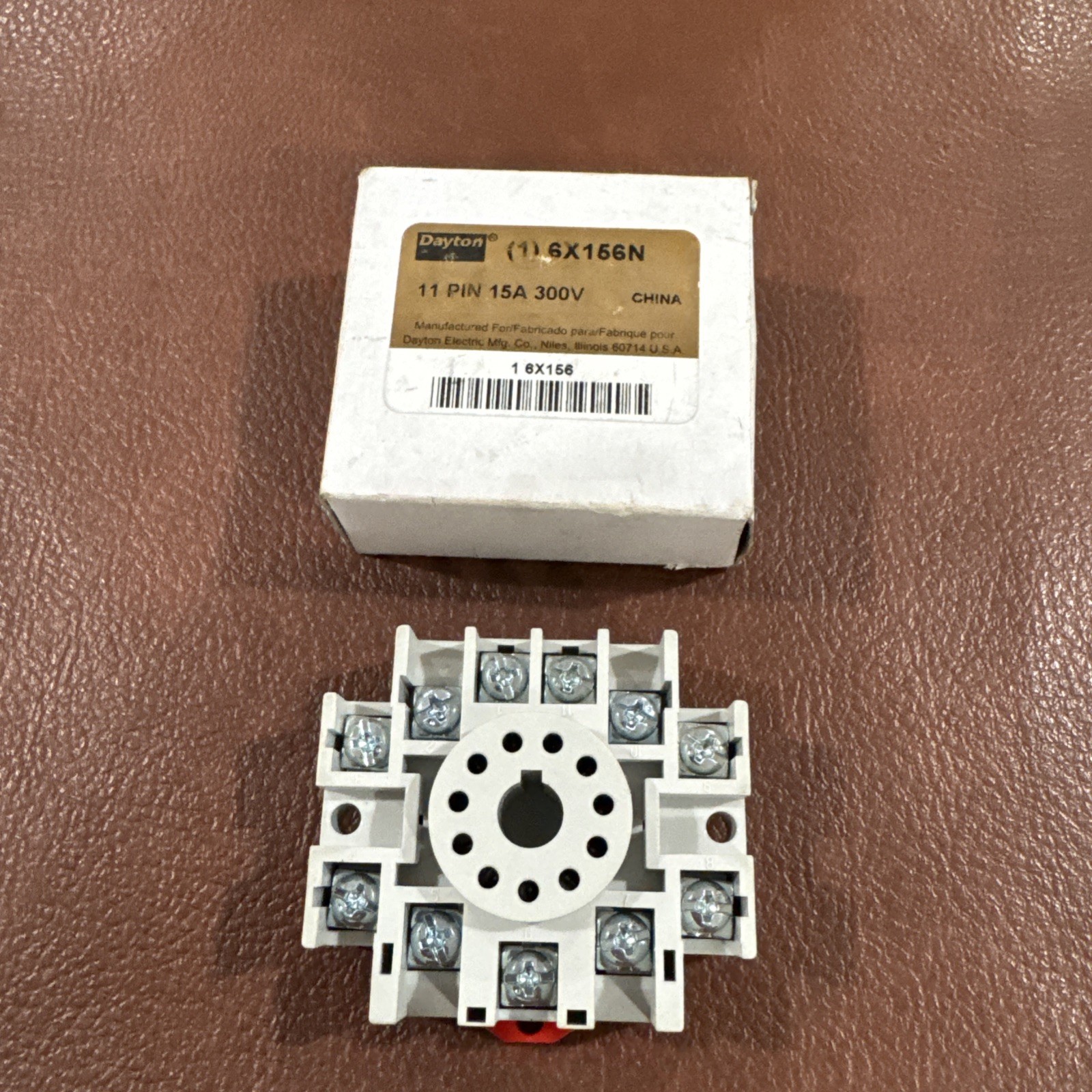 NEW Dayton 6X156N 11-Pin Relay Socket 15A 300V or 5A 600V