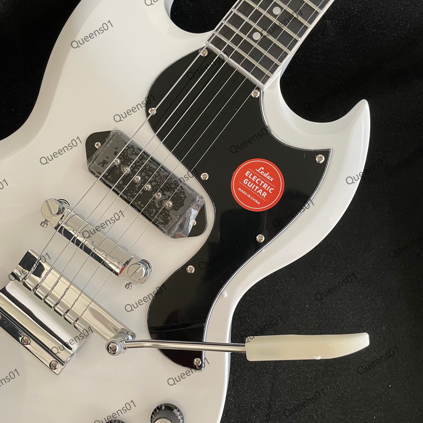 Electric Guitar Tremolo Stainless Steel Frets P90 Pickups Solid Gloss White