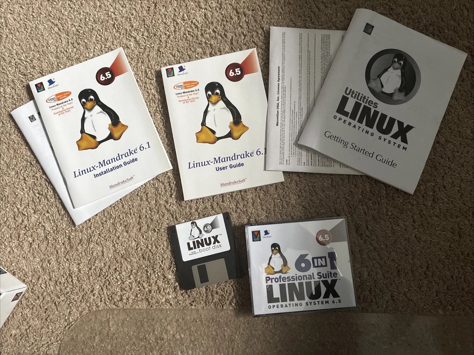 Vintage 1999 Mandrake Linux 6 (6.5) Suite Complete Operating System Set CIB