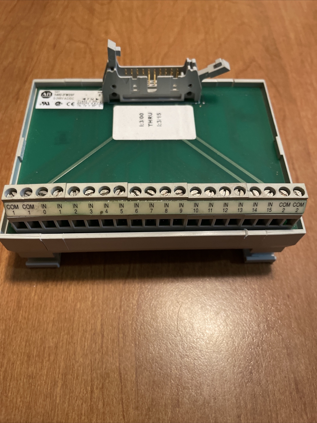 ALLEN BRADLEY 1492-IFM20F Ser B FUSABLE INTERFACE MODULE (st31)