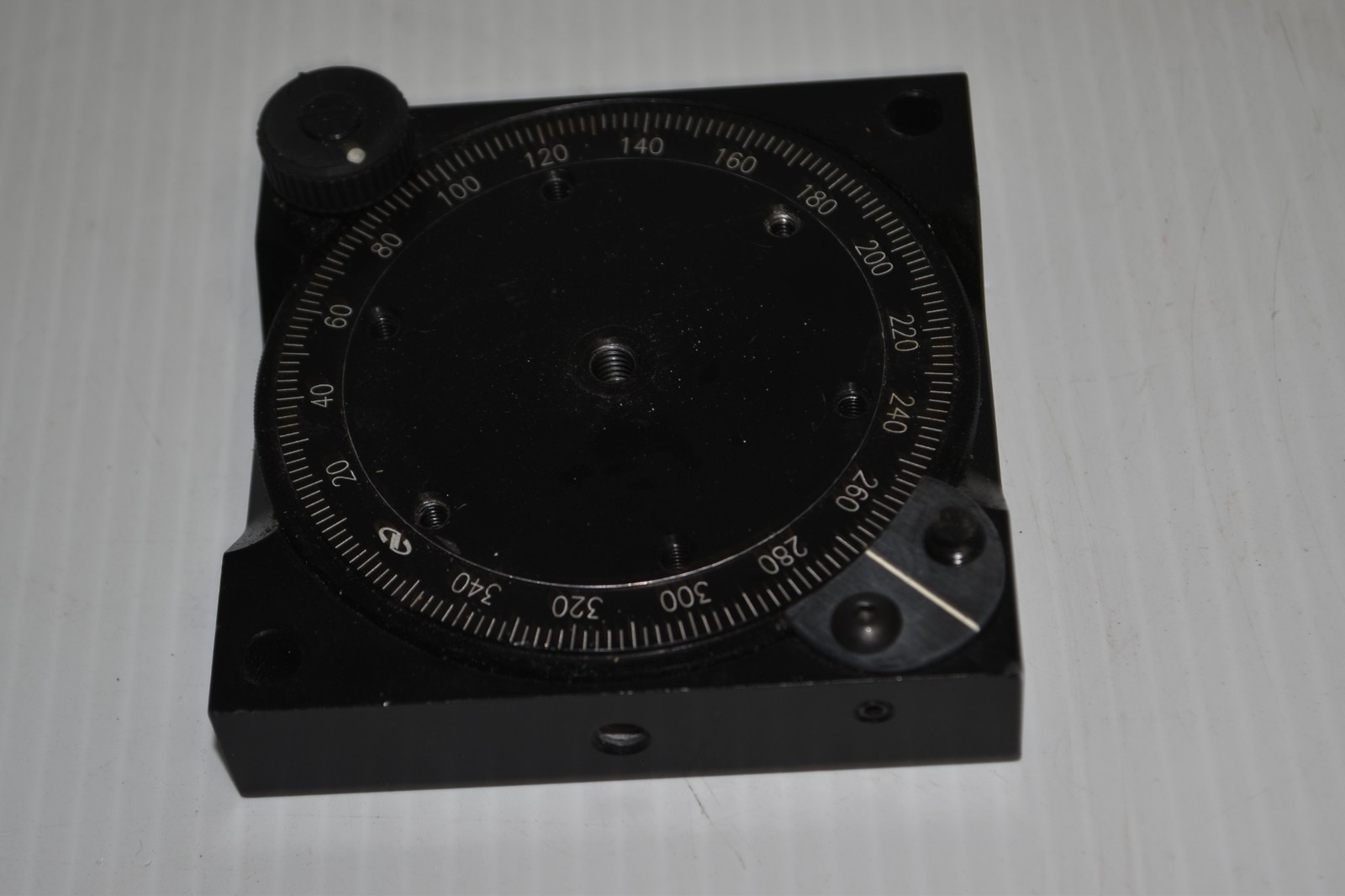 *JM* NEWPORT M-RSX-2 ROTATION STAGE (CTE81)