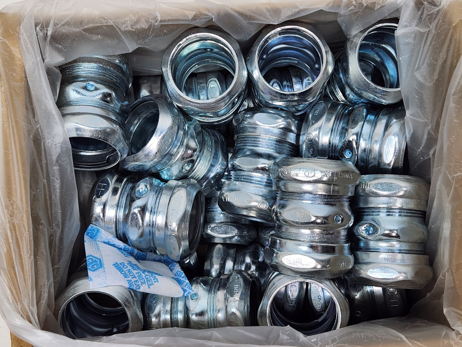 2 Boxes of 25 (50 total) Eaton Crouse-Hinds 662 1" EMT Compression Type Coupling
