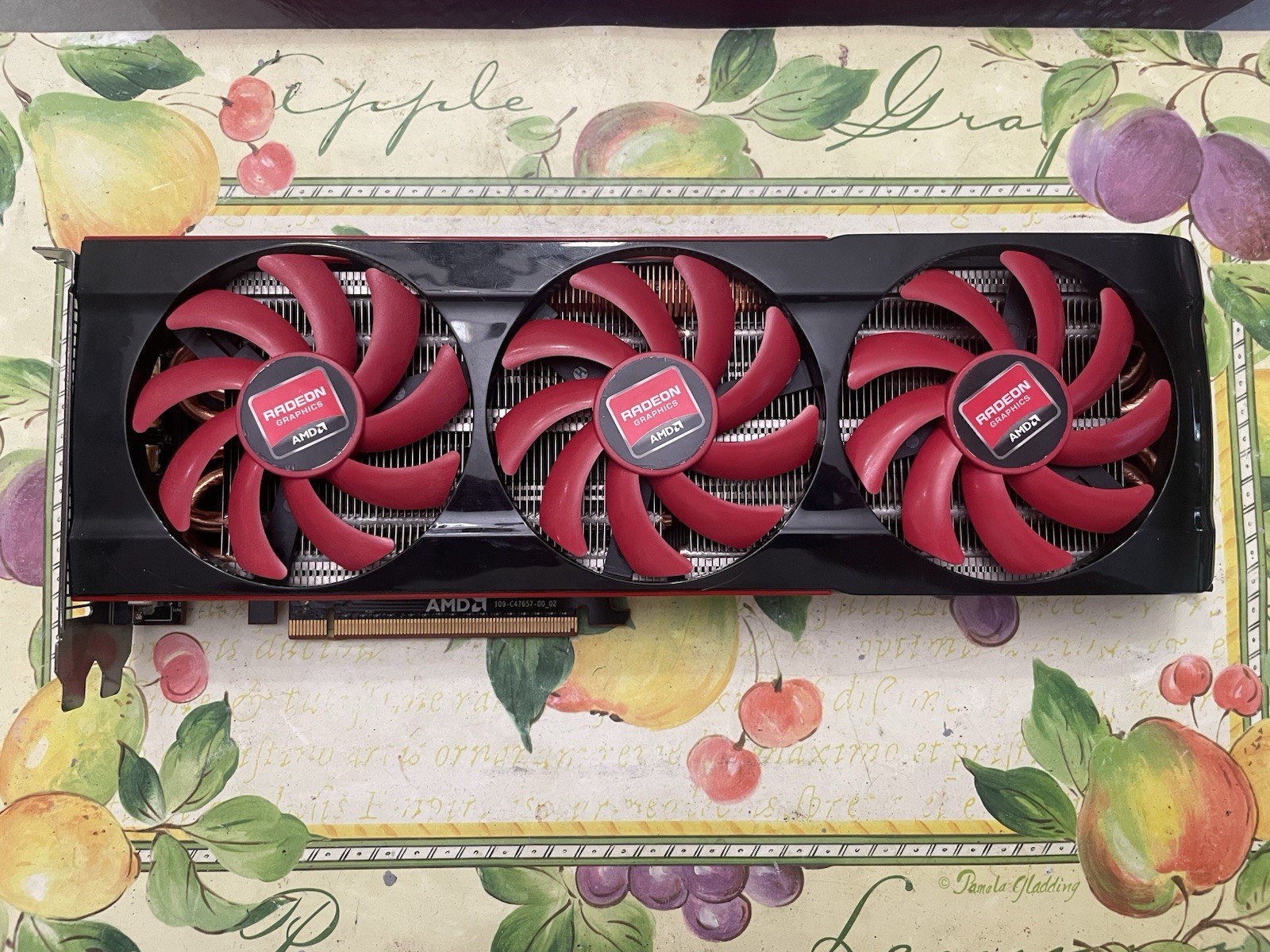 Rare AMD Radeon HD 7990 CrossFire Graphics Card Tested & Serviced