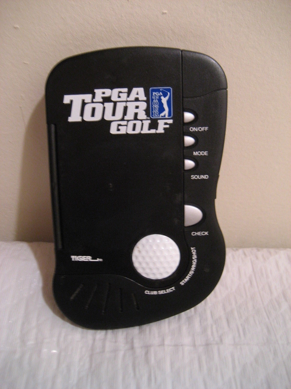 PGA TOUR GOLF handheld electronic game by tiger 1997, excellent condition