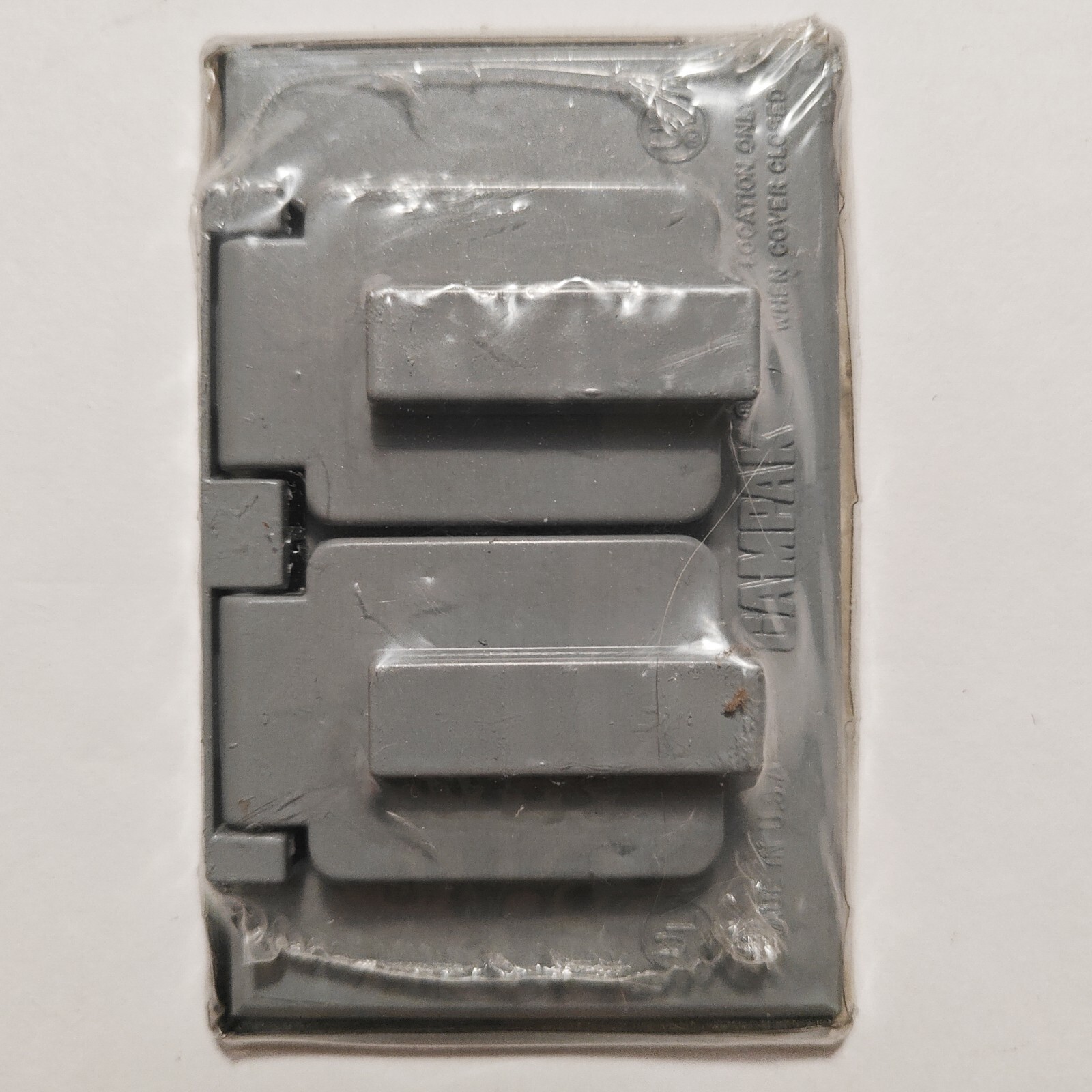 NEW Gampak Double Flip Cover #14245 Duplex Receptacle Weatherproof Made In USA!