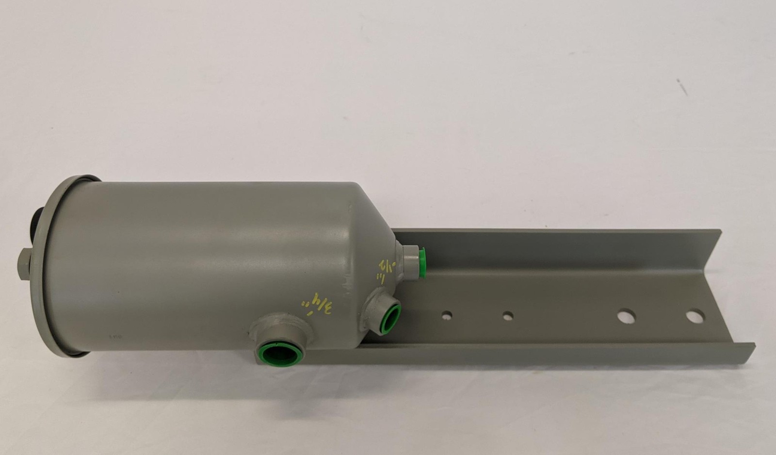 New Freightliner Fleetguard 2QT Power Steering Reservoir - P/N FG 91895B