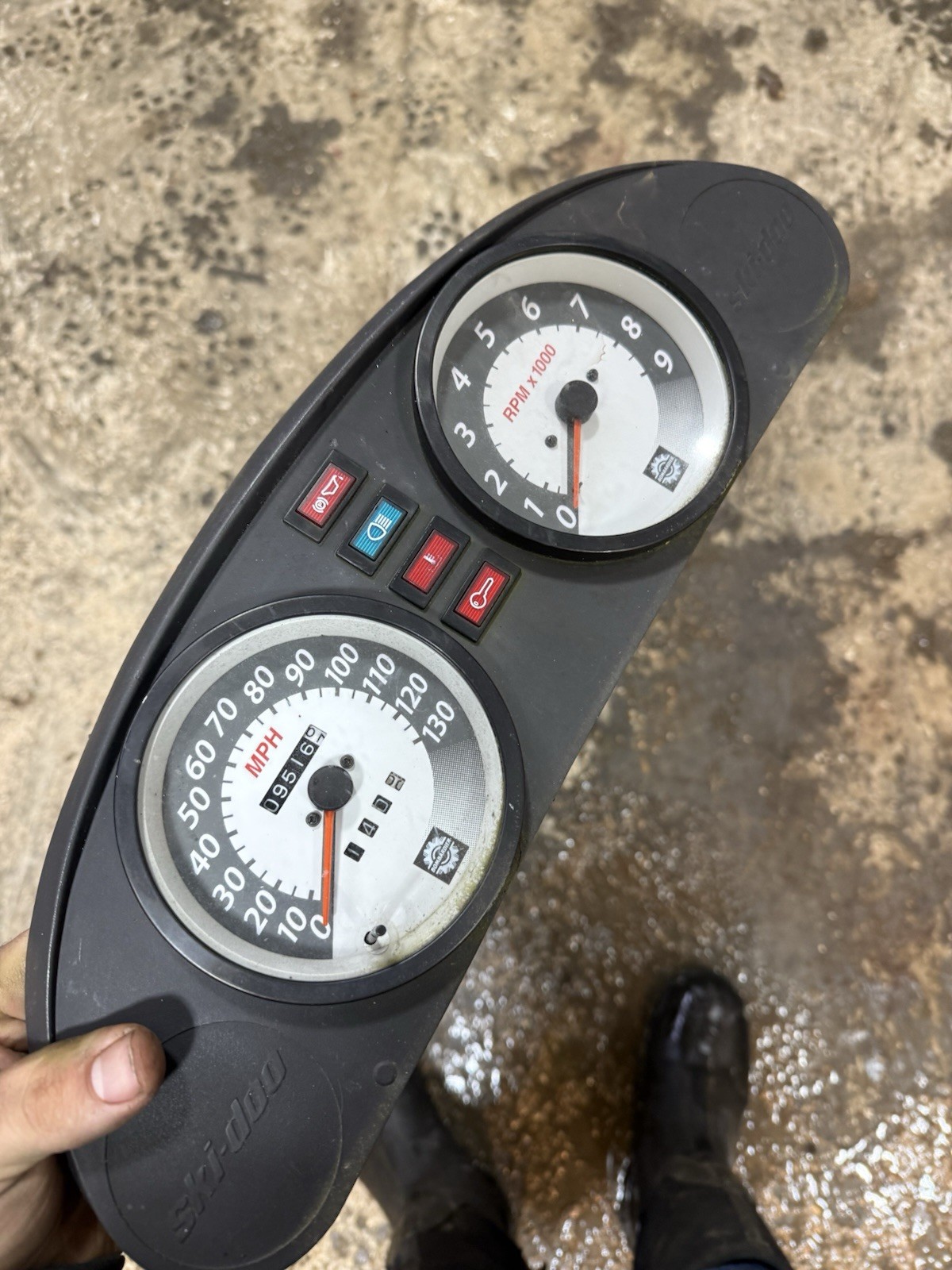 Skidoo MXZ Zx Chassis Gauge Cluster Speedometer