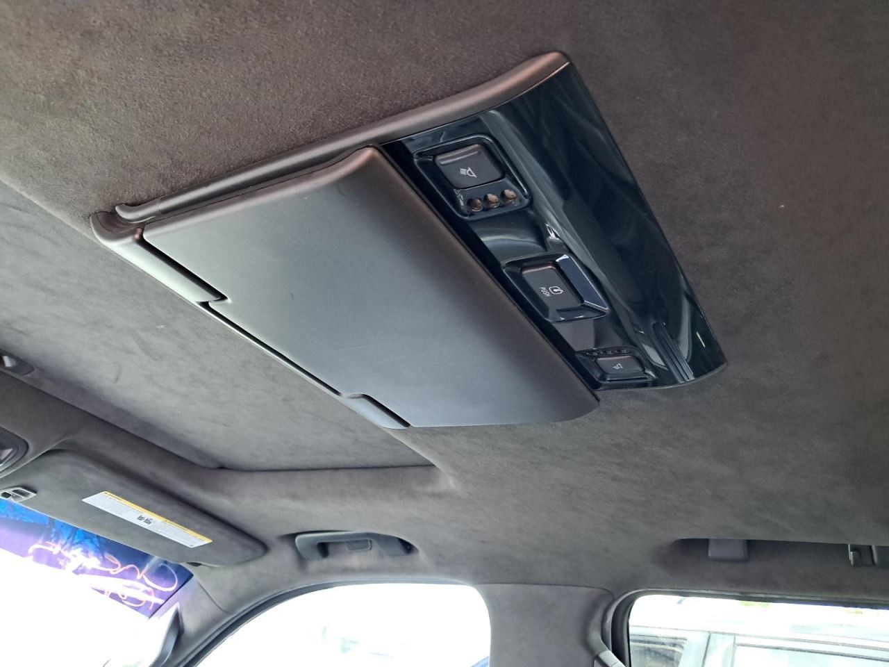 ESCALAESV 2017 Glove Box 4809120