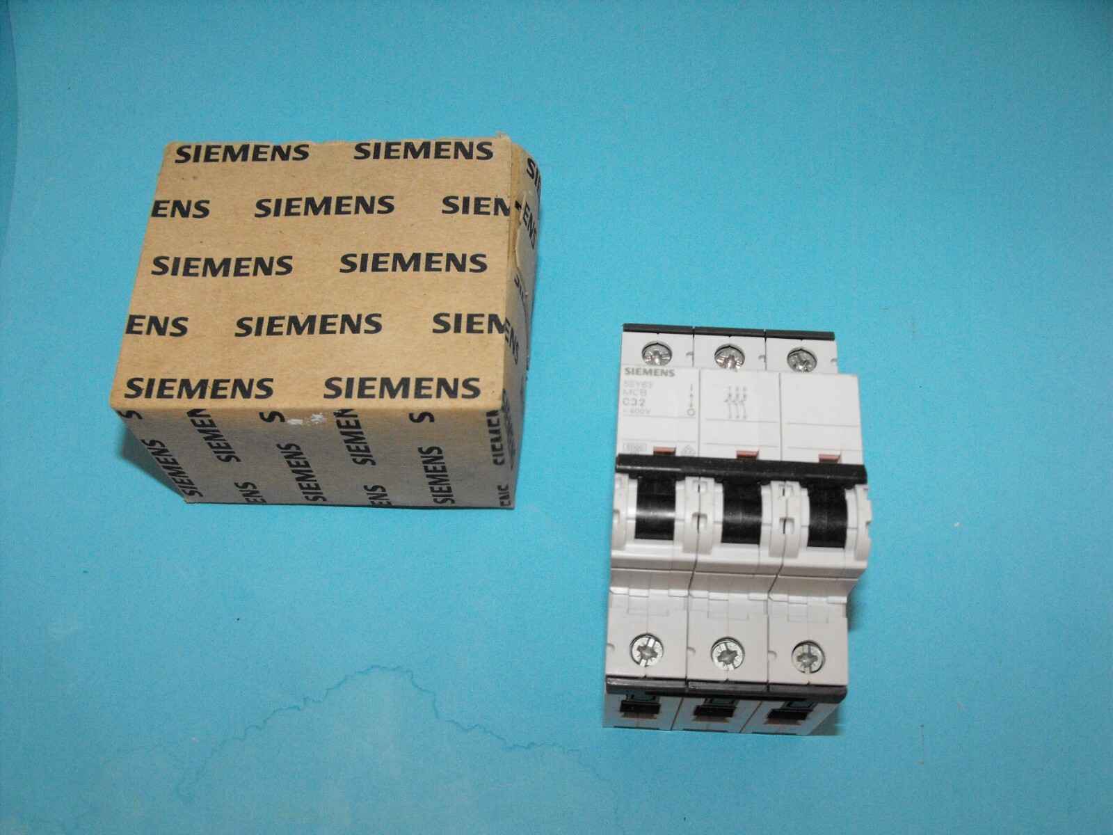 Siemens 5SY63 MCB C32.Circuit Breaker 32 A 230/400V 3-pol.NEW