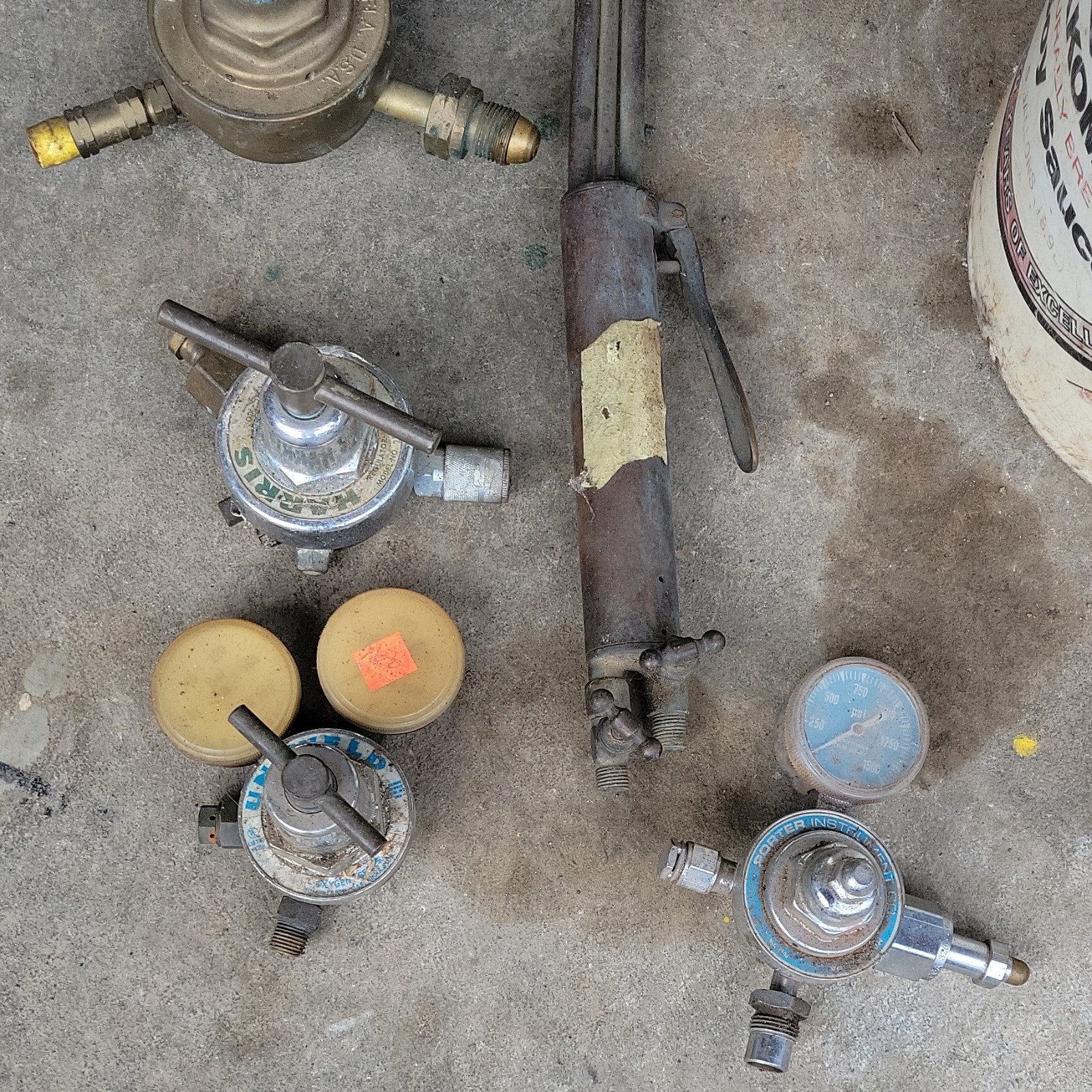 Uniweld Gas Welding & Cutting Kit Acetylene Oxygen Regulators Torch A102