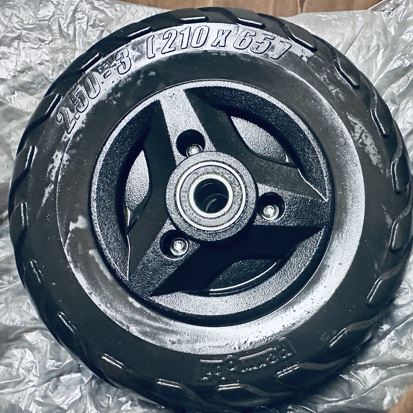 1 Permobil 8” AGGRESSIVE SOLID BACK TIRES/CASTERS, Compatible F5, M5, F3. Etc…