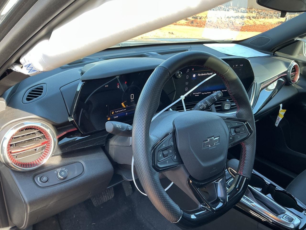 TRAX 2025 Glove Box 4931907