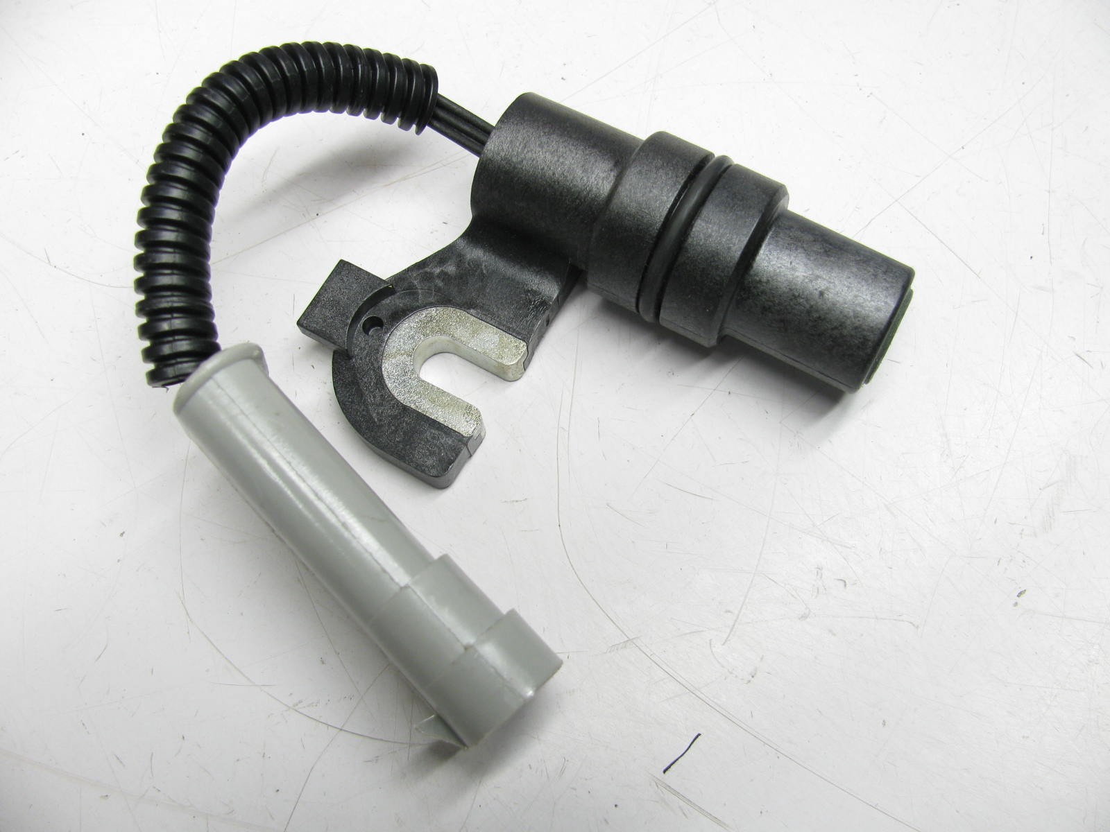 NEW - OUT OF BOX MOPAR 4727138AB Engine Camshaft Position Sensor 1997 3.8L-V6