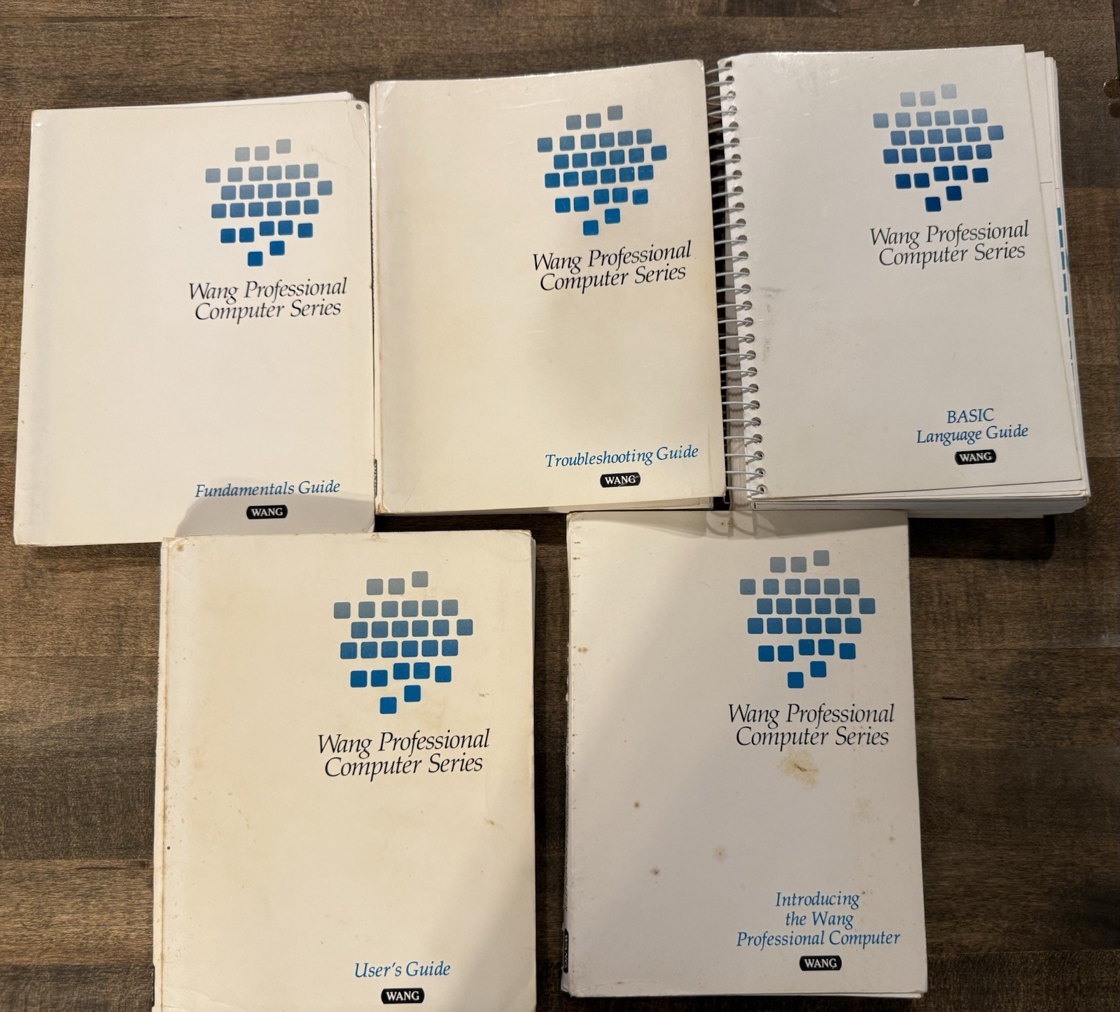 LOT 5 Wang Professional Computer Series BASIC LANGUAGE USER'S GUIDE TROUBLESHOOT