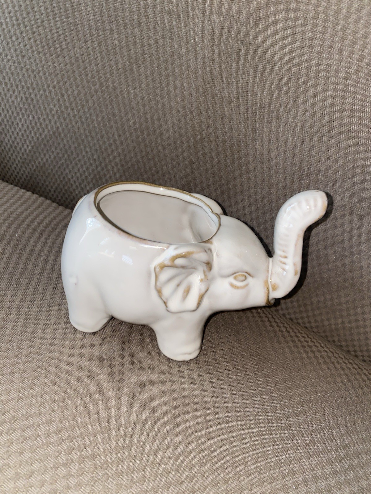 Elephant Planter. Small Cream Color Succulent / Floral Vase. Approx 5" across.