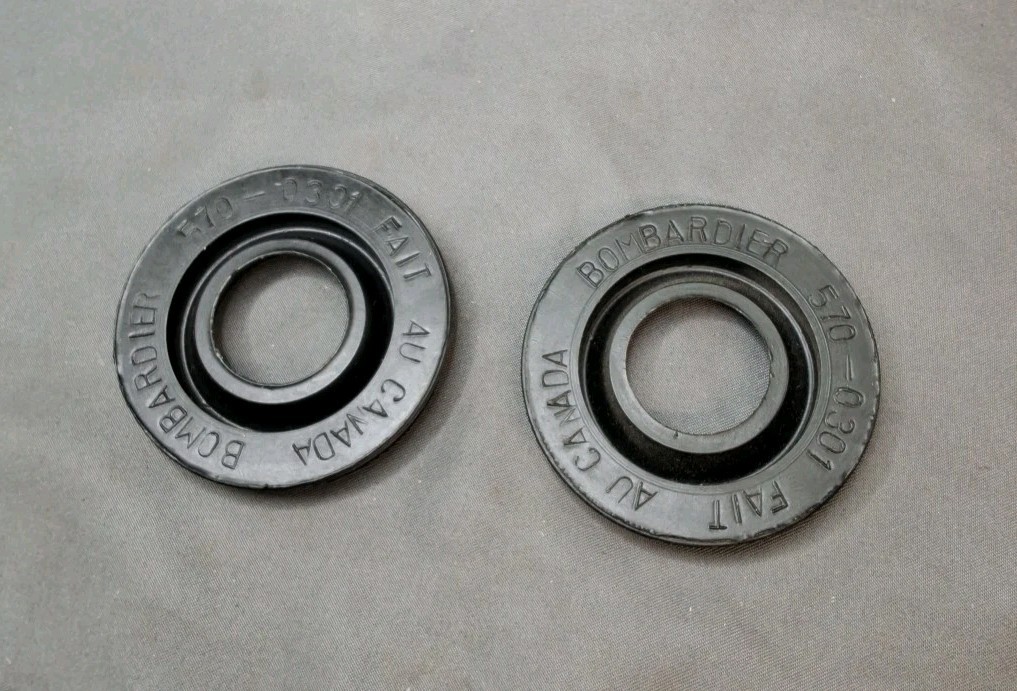 2 BOMBARDIER Ski-Doo REAR AXLE  SEALS  ~  570030100