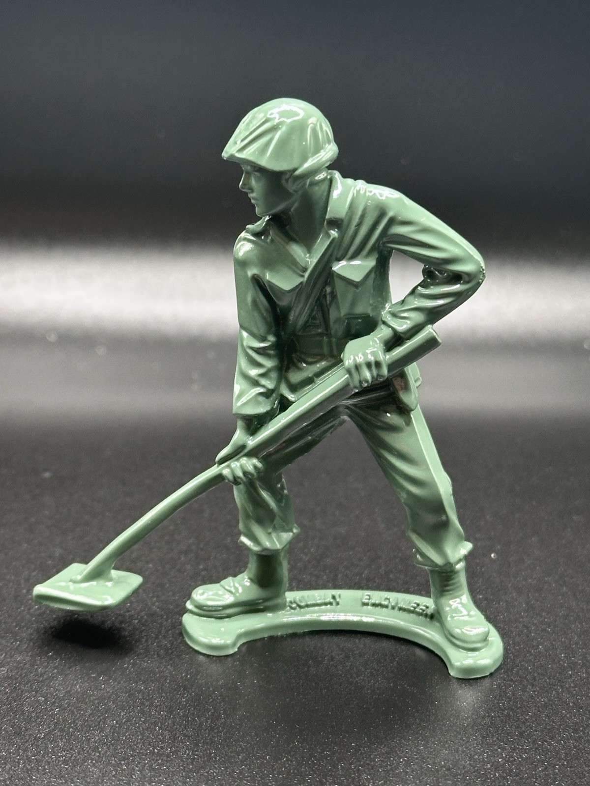 Combat Engineer Challenge Coin  Marine Corps, Army Green Army Man