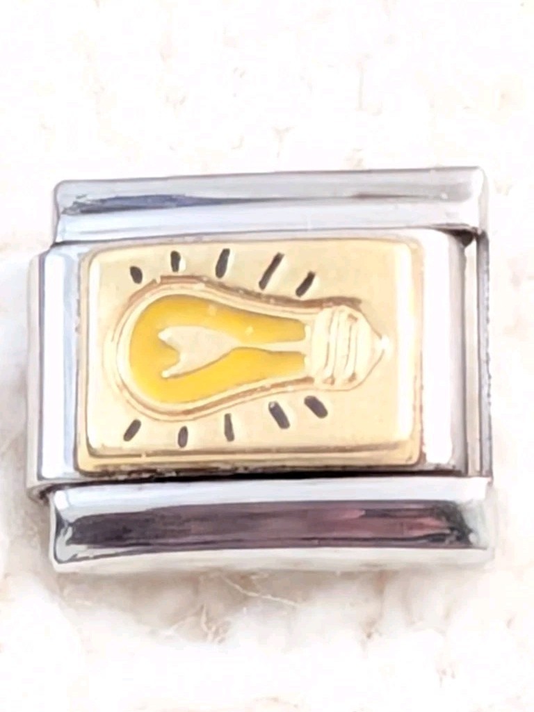 Hasbro Monopoly  Game Piece Light  Bulb Italian Charm 9mm Classic K149