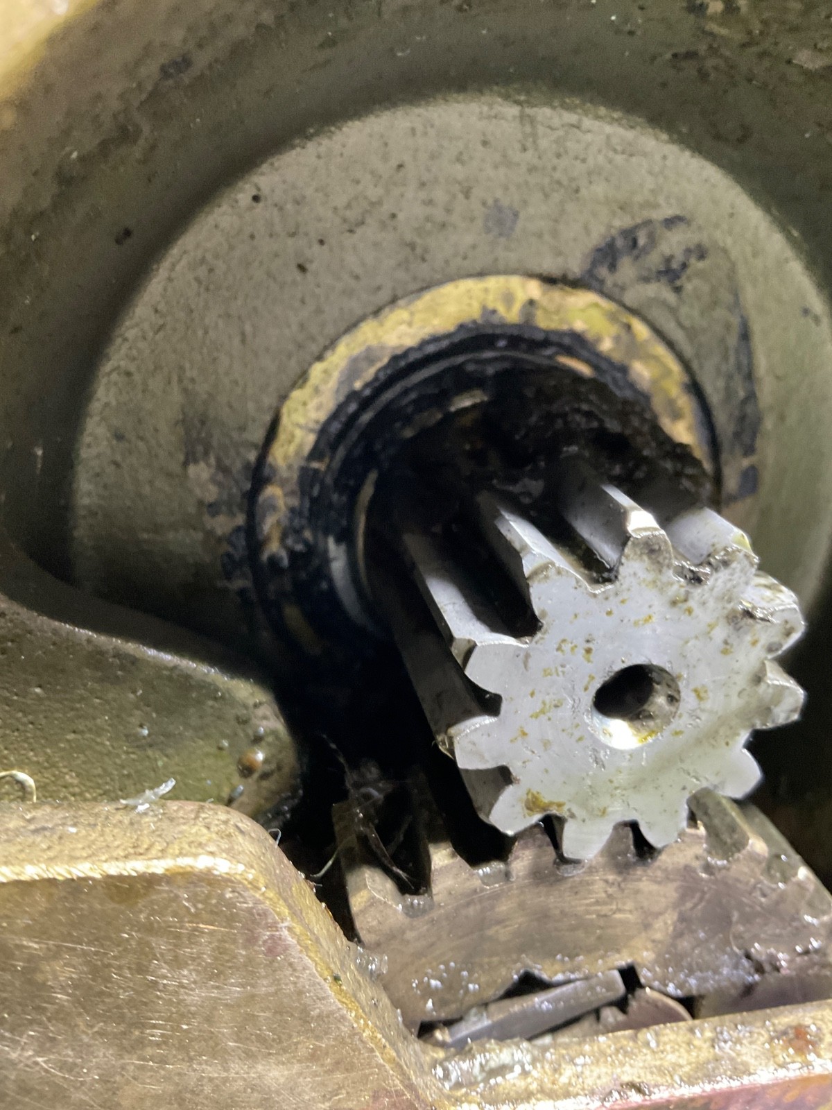 Pair Barient 25 winches. Aluminum. Double speed. Bronze internals. 2 winch hndls
