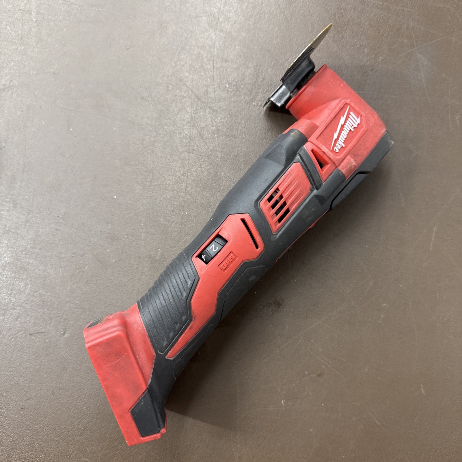 Milwaukee 2626-80 M18 18V Li-Ion Multi-Tool