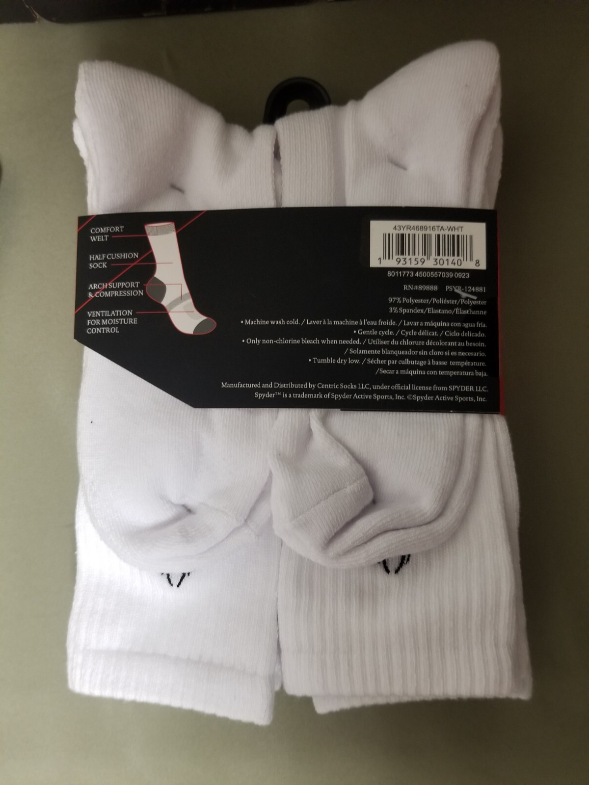 New Spyder Mens 6 Pair Half Cushion Crew Socks.