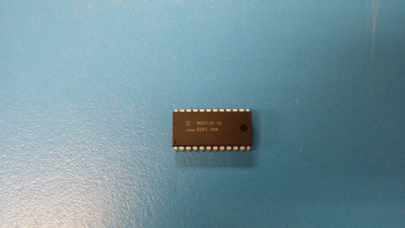 (1 PC) MB8128-10 FUJITSU 2KX8 STANDARD SRAM, 100ns, PDIP24
