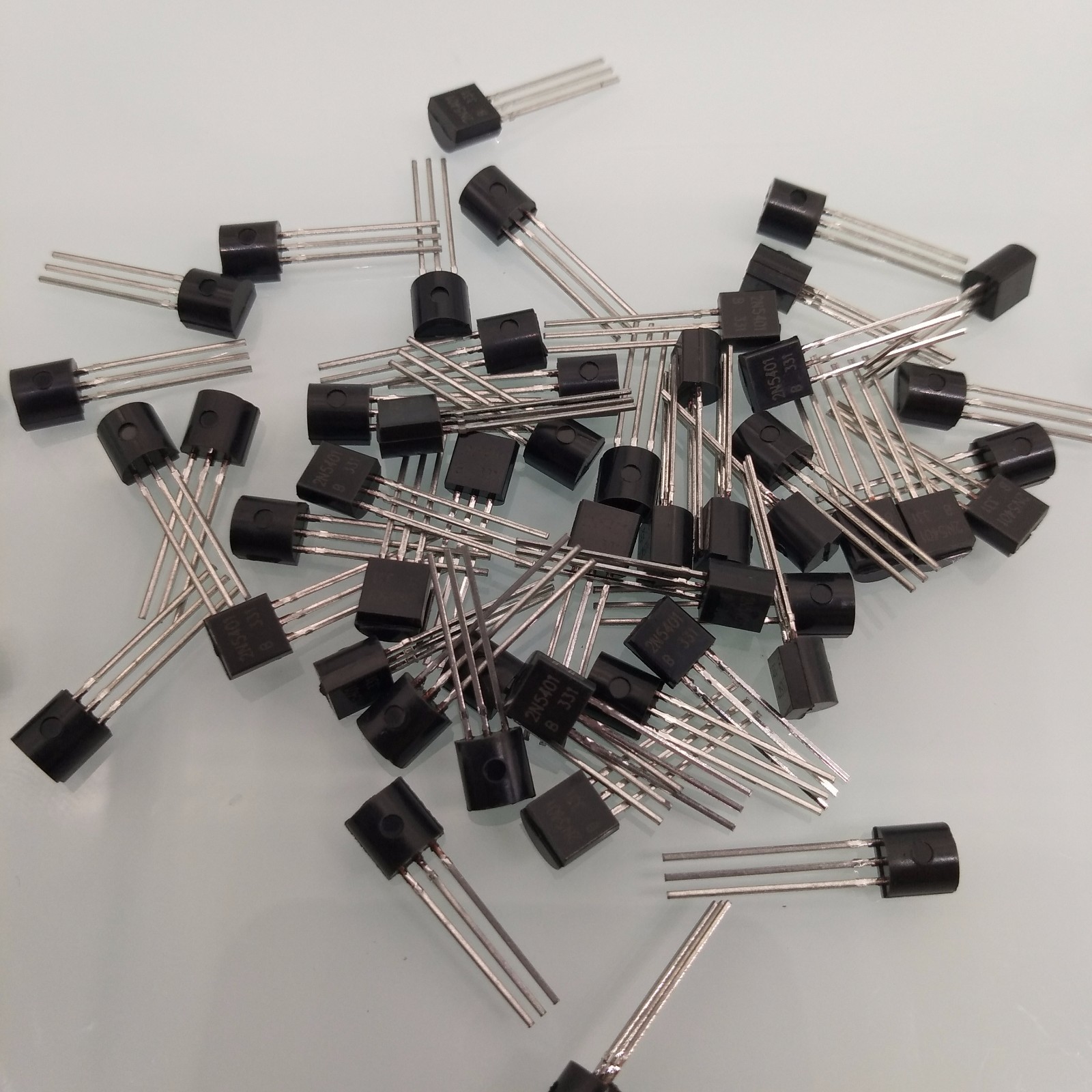 100pcs 2N5401 Transistor PNP 150 Volts 600 mA HAM