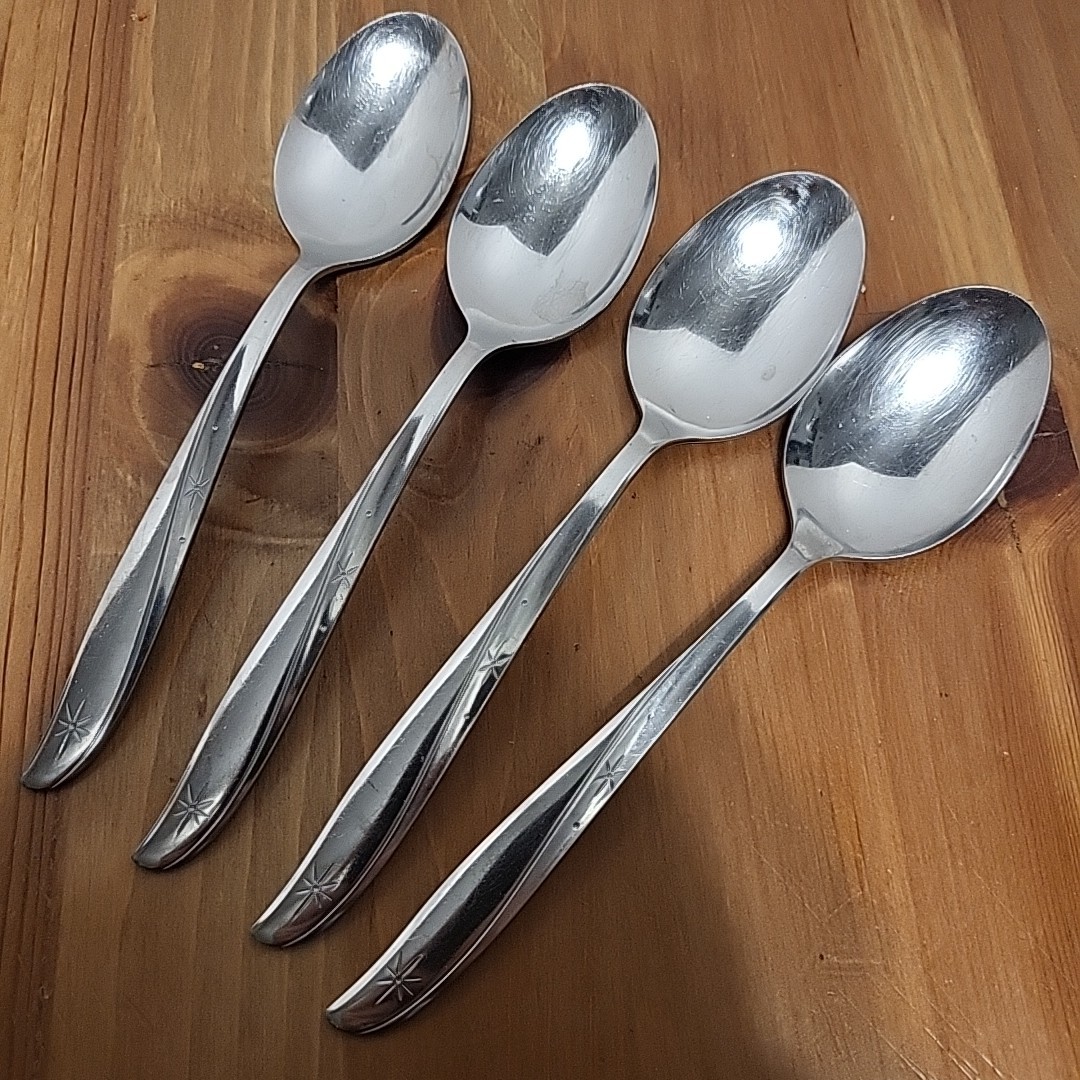 4 Oneida TWIN STAR Place Spoons or 0val Soup Spoon Community Stainless MCM 6.75”