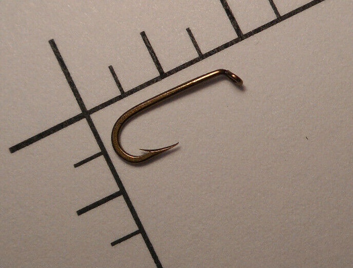 100 MUSTAD #14 DRY Fly Tying Hooks kendal round TD TAPERED EYE RUSTPROOF 3984 H
