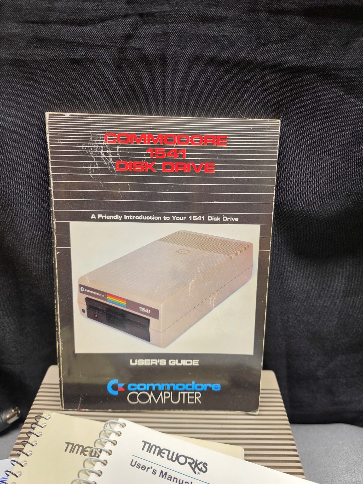 COMMODORE 64 COMPUTER WITH 1541 DISK DRIVE, MANUALS, & MORE 💻