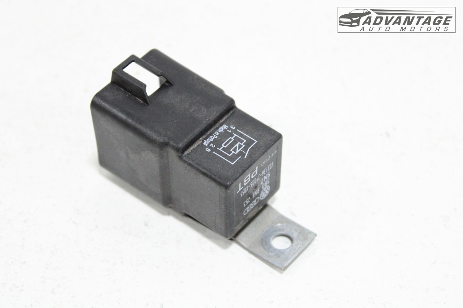 2022-2025 VOLKSWAGEN TAOS HEATED WINDSCREEN FUSE RELAY BOX 3B0951253 OEM