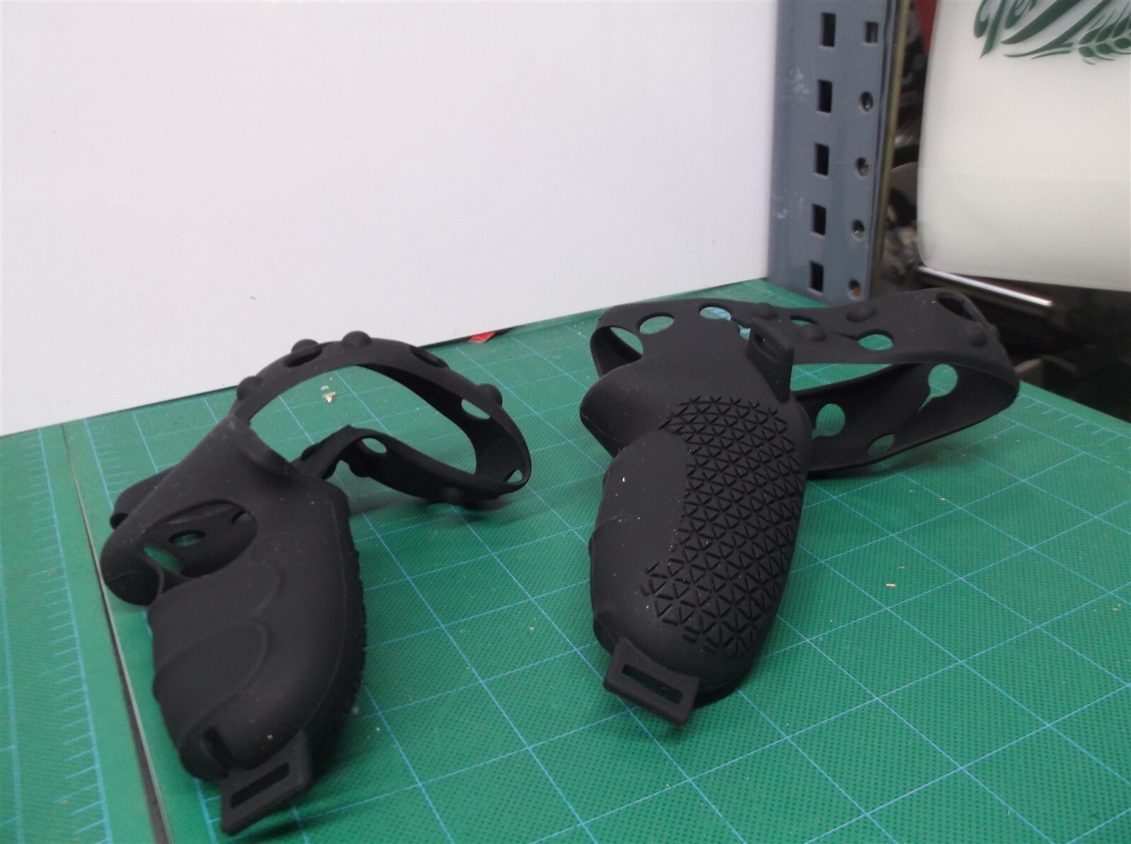 VR controler grip covers with straps for ocolus 2