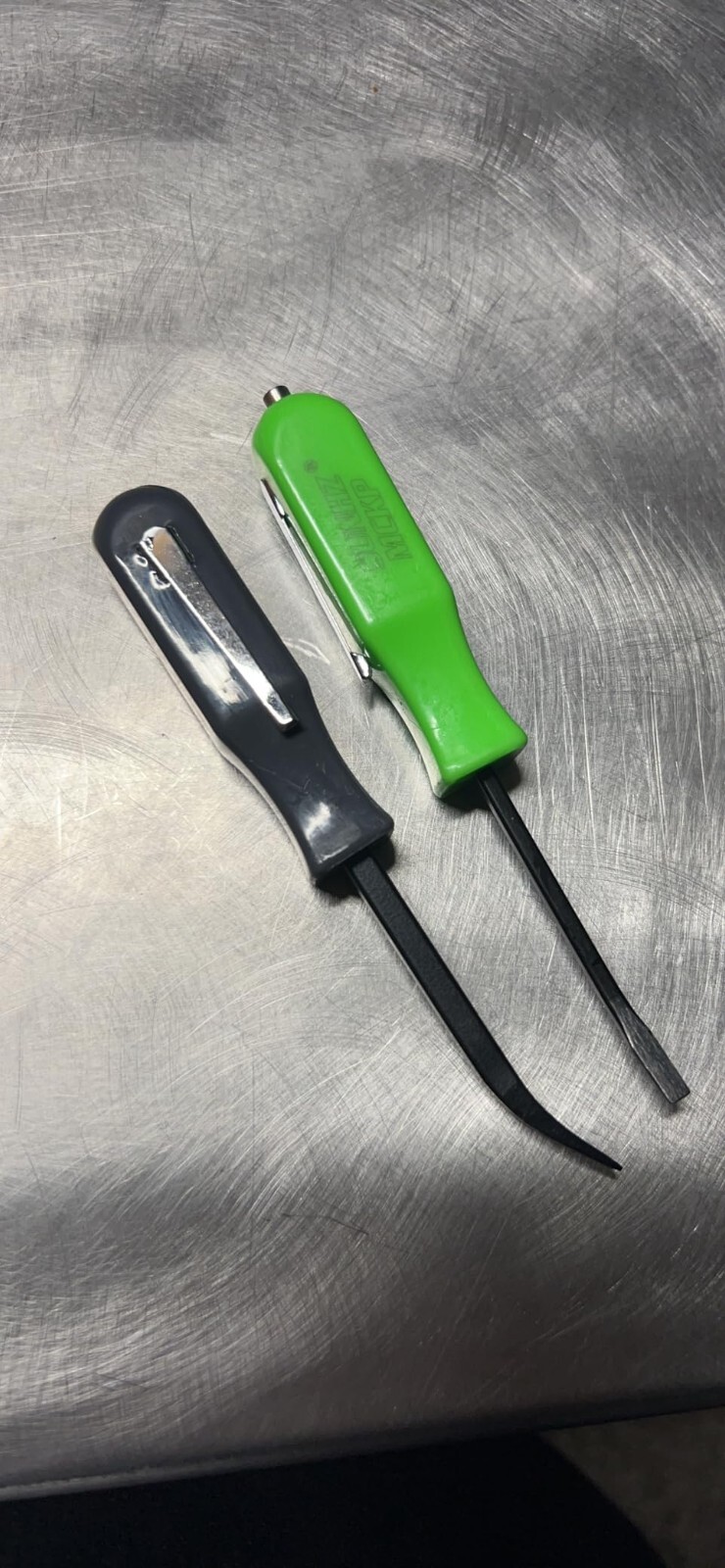 2 PCS Mini Pocket Pry Bar Set 4.5 Inch Small Pry Bar Tool with Pocket Clip New