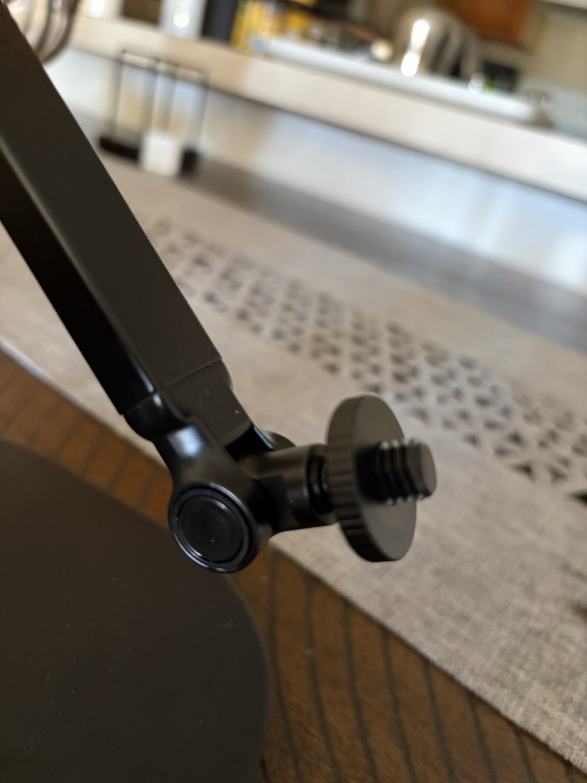 Microphone Arm Desk Mount Desktop Microphone Stand Adjustable Height