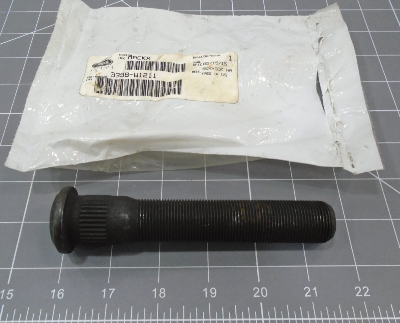 NEW Mack 3398-W1211 Wheel Lug Bolt