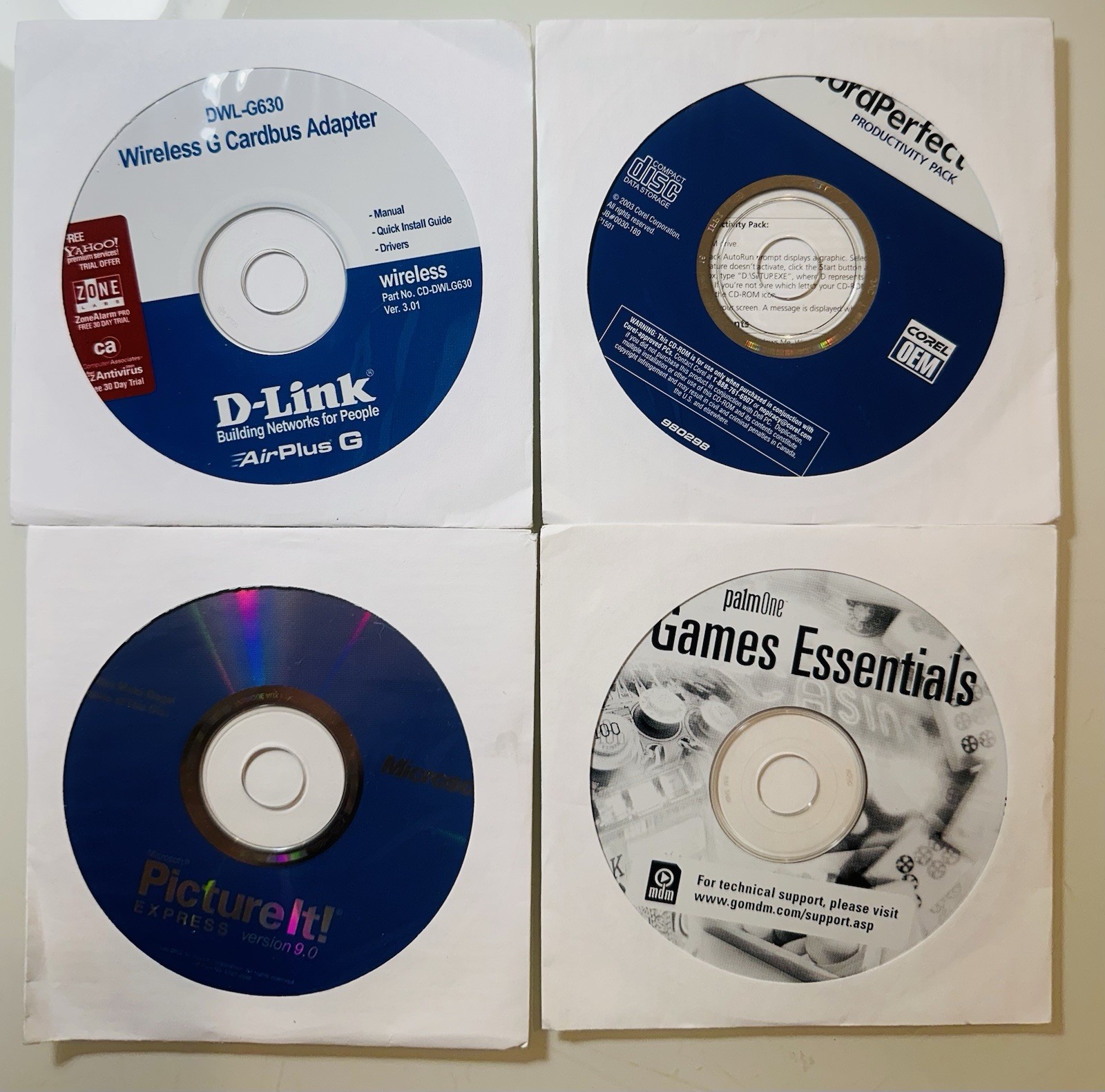 Lot of 4 CD - Microsoft Picture It WordPerfect D-Link Building Games Essentials