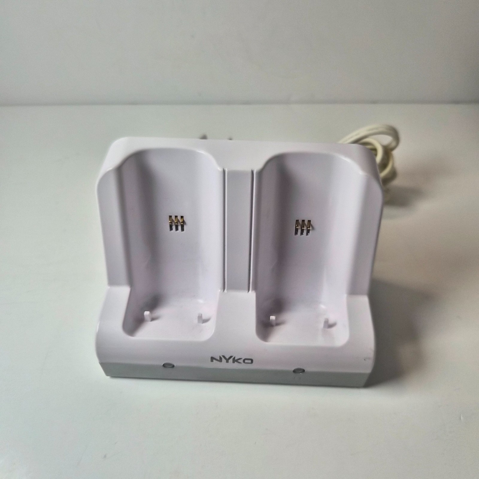 Nyko Wii Remote Charge Station Dock Base Only Tested (N1)