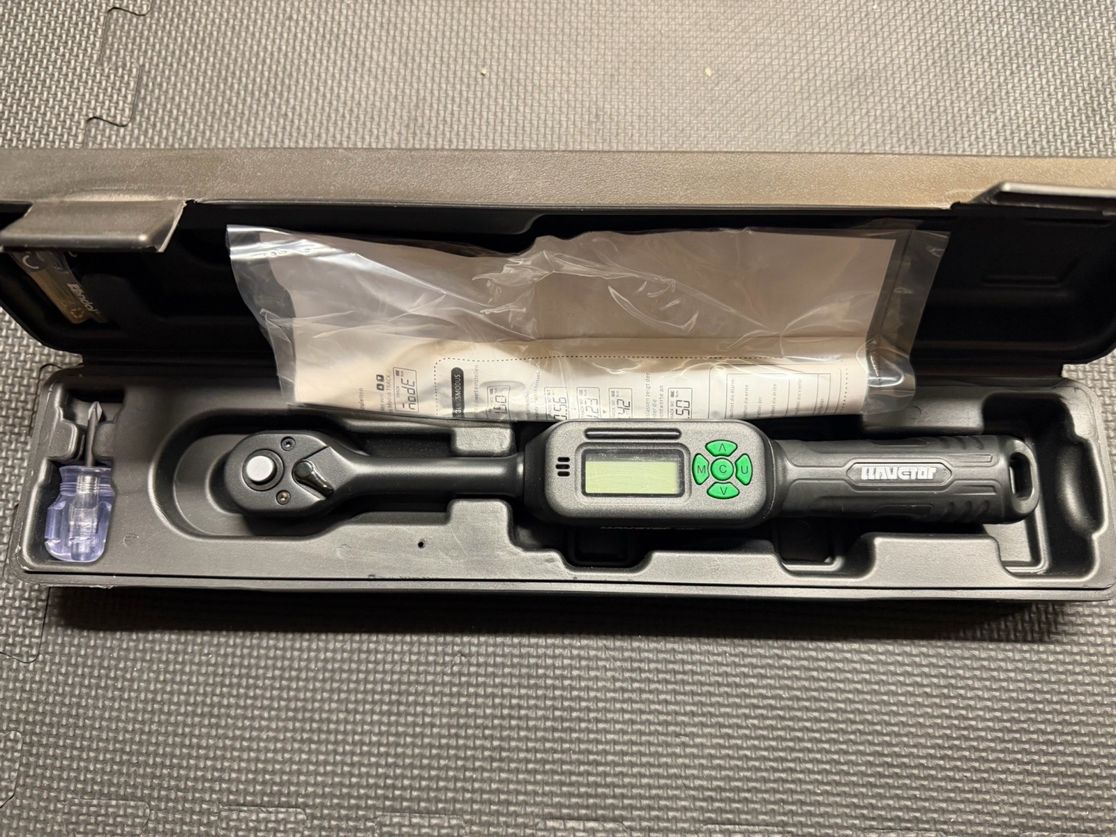 LLAVETOR Digital Torque Wrench 5-99.5 ft-lbs./6.8-135Nm, 3/8 Inch Digital