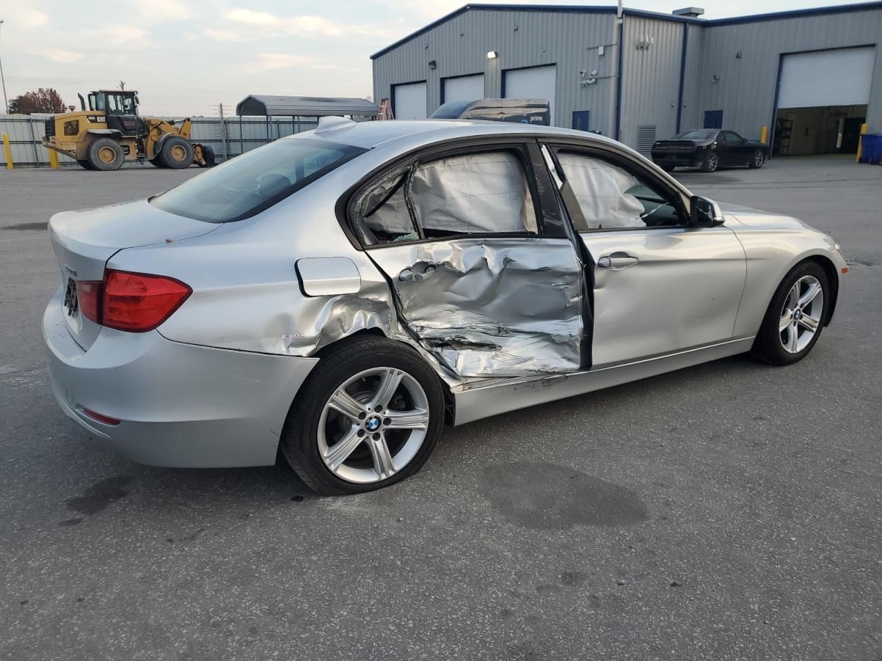 320I 2013 Glove Box 4969493
