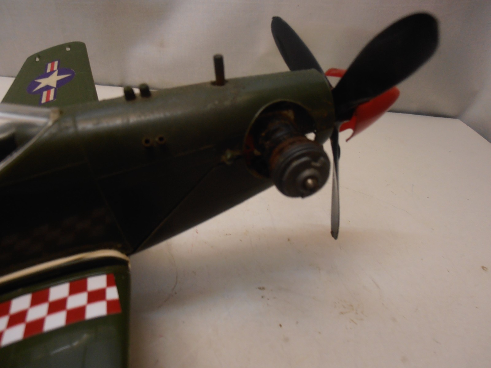 Cox 049 P-51 Avion