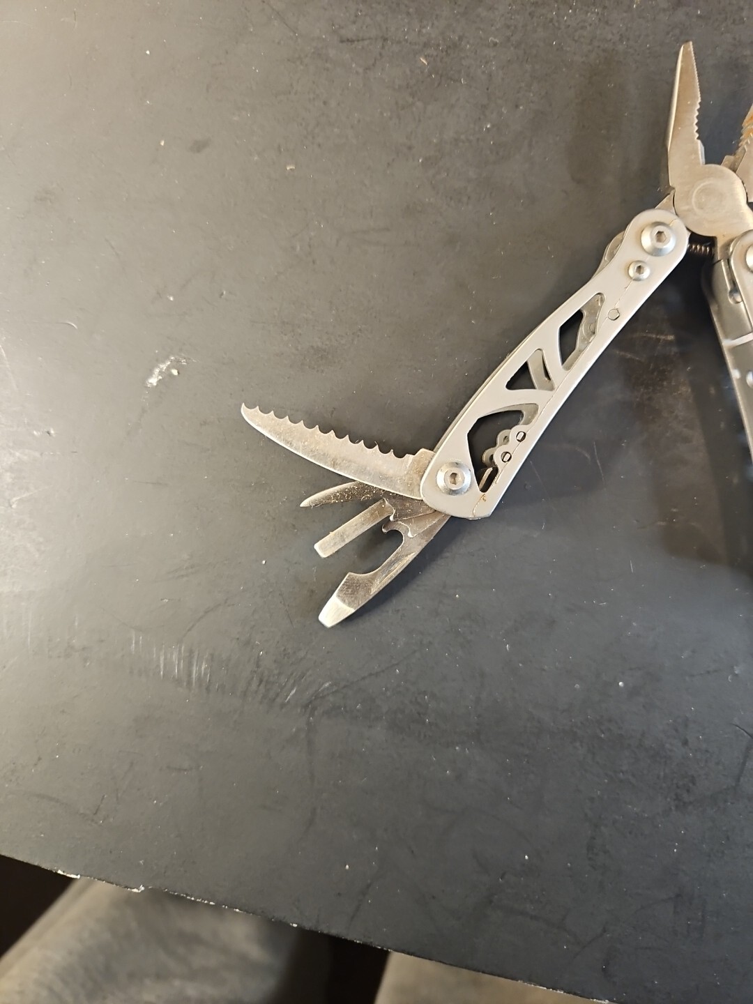 4.5" Multitool Bold