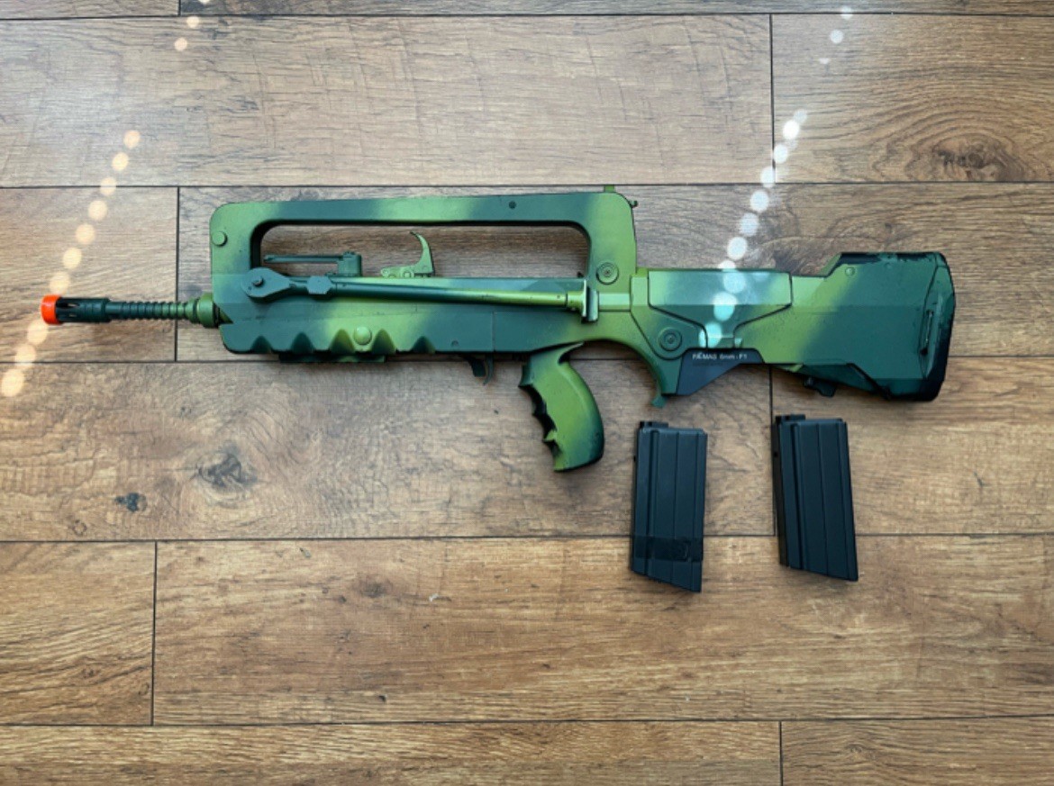 Airsoft Cybergun Famas