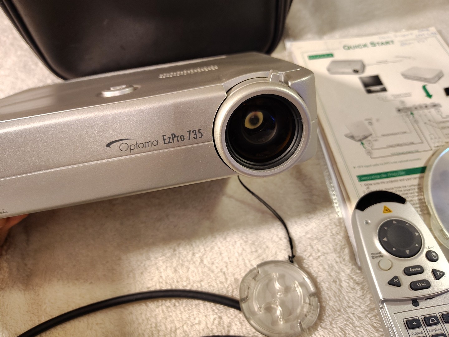 Optoma EP735 EzPro DLP Projector Powers On Carrying Case Remote Bundle Cables